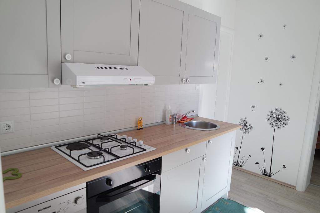 Lenka Apartments I Novalja Exteriör bild