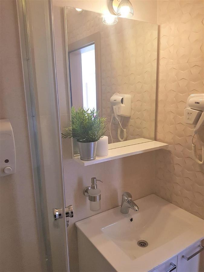 Lenka Apartments I Novalja Exteriör bild